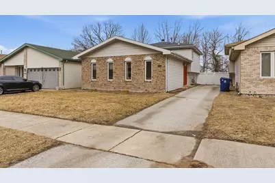 2736 E Goodrich Avenue E, Burnham, IL 60633 - Photo 1