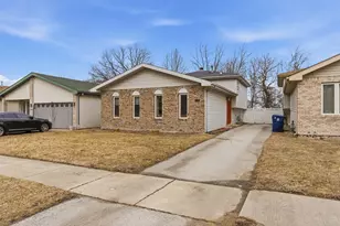 2736 E Goodrich Ave E, Burnham, IL 60633 - Photo 1