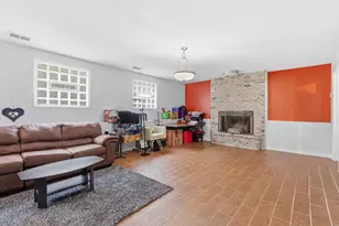 2736 E Goodrich Ave E, Burnham, IL 60633 - Photo 16