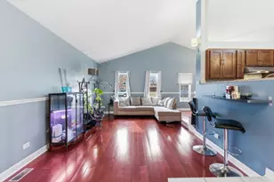 2736 E Goodrich Ave E, Burnham, IL 60633 - Photo 2