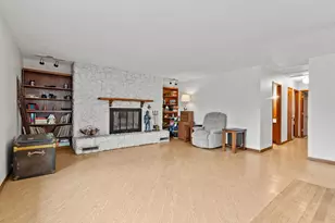 24353 S Valley Dr, Channahon, IL 60410 - Photo 6