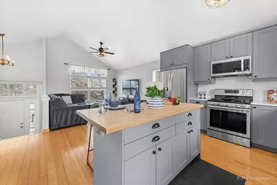 466 Valley Forge Avenue, South Elgin, IL 60177 - Photo 6