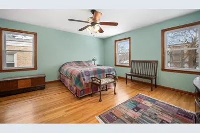 5706 N Mozart Street, Chicago, IL 60659 - Photo 16