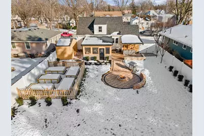 1025 Queen Anne Street, Woodstock, IL 60098 - Photo 2