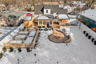 1025 Queen Anne St, Woodstock, IL 60098 - Photo 2