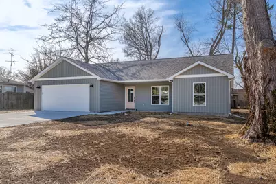 1200 S Vicksburg Street, Marion, IL 62959 - Photo 1