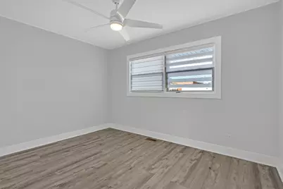 2417 Sand Lake Road, Lindenhurst, IL 60046 - Photo 14