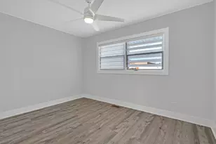 2417 Sand Lake Rd, Lindenhurst, IL 60046 - Photo 14