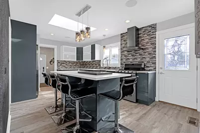 2417 Sand Lake Road, Lindenhurst, IL 60046 - Photo 8