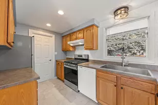 548 Jo Ann Ct, Lockport, IL 60441 - Photo 8