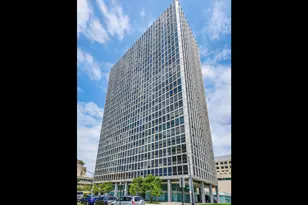 330 W Diversey Pkwy, Chicago, IL 60657 - Photo 2