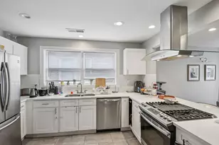 2900 W Glenlake Ave, Chicago, IL 60659 - Photo 22