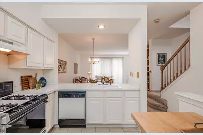 1452 Walnut Hill Avenue #1452, Saint Charles, IL 60174 - Photo 6