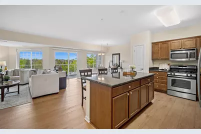 2220 Founders Drive #213, Northbrook, IL 60062 - Photo 2