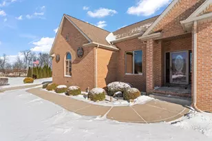 2651 Woodbine Dr, Valparaiso, IN 46383 - Photo 4