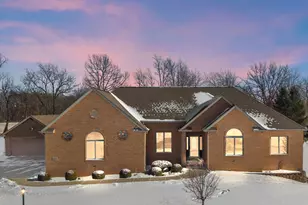 2651 Woodbine Dr, Valparaiso, IN 46383 - Photo 4