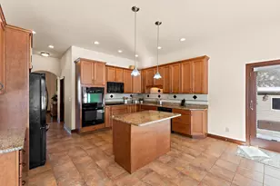 2651 Woodbine Dr, Valparaiso, IN 46383 - Photo 14