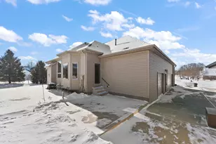 2651 Woodbine Dr, Valparaiso, IN 46383 - Photo 38