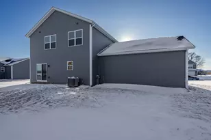 15571 Finley Way, South Beloit, IL 61080 - Photo 8