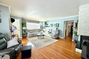 37610 N Holdridge Ave, Beach Park, IL 60087 - Photo 14