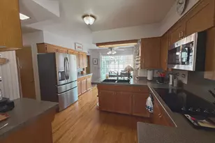 37610 N Holdridge Ave, Beach Park, IL 60087 - Photo 12