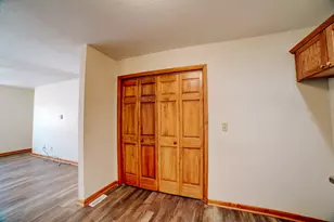 411 S Crescent St, Gilman, IL 60938 - Photo 20