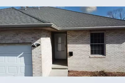 411 S Crescent Street, Gilman, IL 60938 - Photo 4