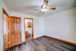 411 S Crescent St, Gilman, IL 60938 - Photo 10