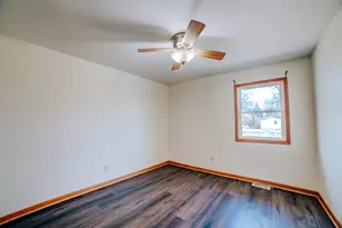 411 S Crescent St, Gilman, IL 60938 - Photo 26