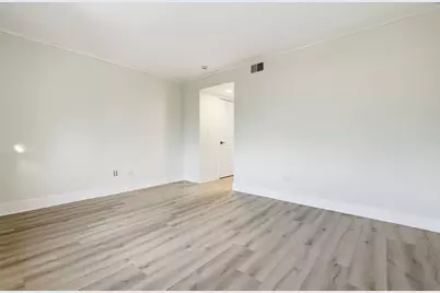 382 Oak Trails Road #301, Des Plaines, IL 60016 - Photo 12