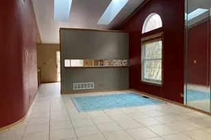 2472 Fox Dr, Aurora, IL 60506 - Photo 4