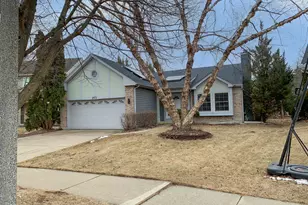 2472 Fox Dr, Aurora, IL 60506 - Photo 4