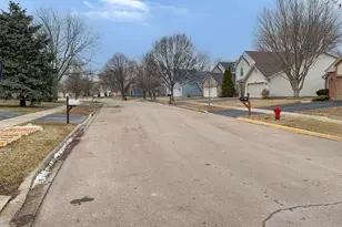 2472 Fox Dr, Aurora, IL 60506 - Photo 8