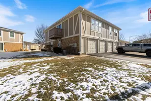 1055 Hampton Harbor, Schaumburg, IL 60193 - Photo 1