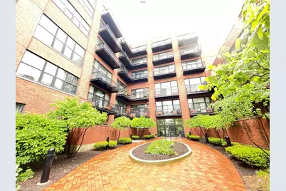 2323 W Pershing Road #421, Chicago, IL 60609 - Photo 2