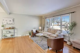 1015 Frances Pkwy, Park Ridge, IL 60068 - Photo 2