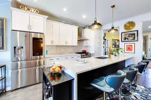 347 E 44th St, Chicago, IL 60653 - Photo 14