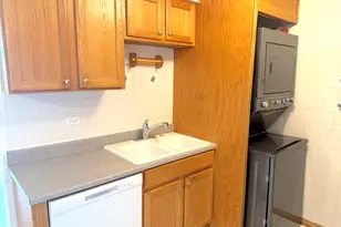 9407 S Roberts Rd, Hickory Hills, IL 60457 - Photo 8