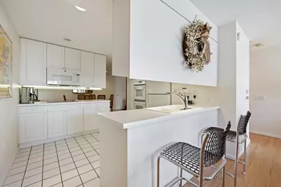 1925 Lake Avenue #104, Wilmette, IL 60091 - Photo 8