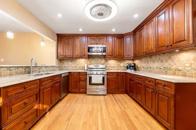 7920 Natoma Avenue, Burbank, IL 60459 - Photo 6