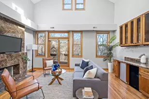 1056 N Marshfield Ave, Chicago, IL 60622 - Photo 2