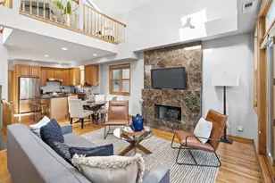 1056 N Marshfield Ave, Chicago, IL 60622 - Photo 6