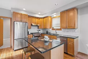 1056 N Marshfield Ave, Chicago, IL 60622 - Photo 8