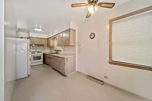7230 W Greenleaf Ave, Chicago, IL 60631 - Photo 12