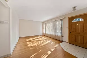 7230 W Greenleaf Ave, Chicago, IL 60631 - Photo 6