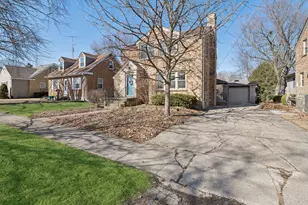 515 W 2nd St, Genoa, IL 60135 - Photo 2