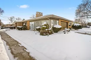 5501 W 102nd St, Oak Lawn, IL 60453 - Photo 2