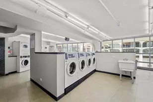 300 N State St, Chicago, IL 60654 - Photo 12