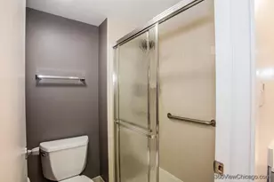 8415 W 95th St, Hickory Hills, IL 60457 - Photo 16