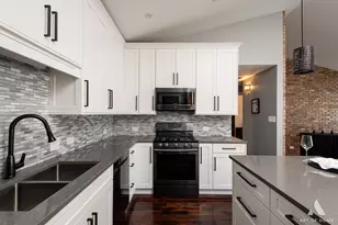 10820 Kathleen Ct, Palos Hills, IL 60465 - Photo 12